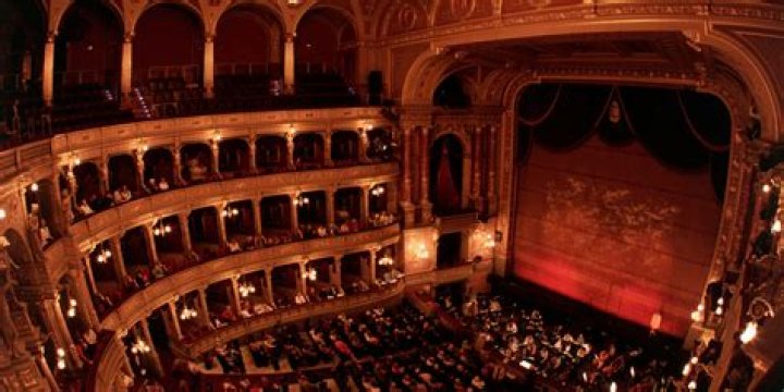 Opera Singer Salary: Unveiling the Earning Potential of a Remarkable Career